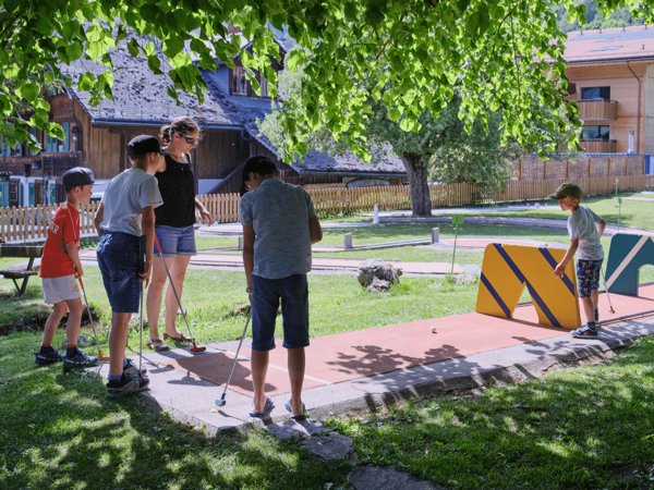 Mini-golf et pétanque | Château-d'Œx